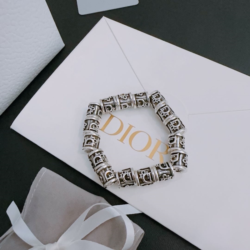 chr1st1an D10r bracelets